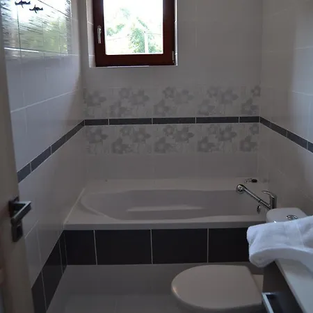 Guest house Bez Modreho Pava