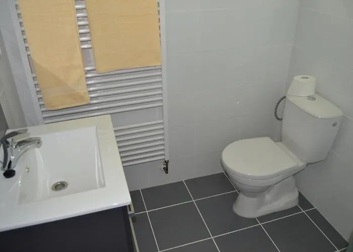 Konukevi Bez Modreho Pava 3*