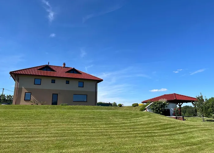 Konukevi Bez Modreho Pava 3*
